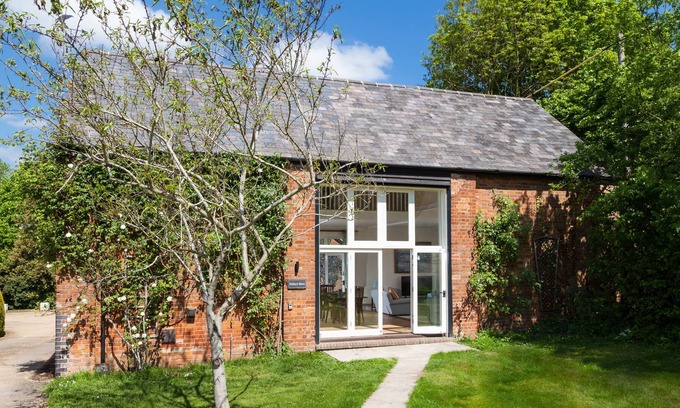 Princes Risborough Cabaña | Folley's Barn is located in the well-known village of Bledlow and is the perfect place for couples a