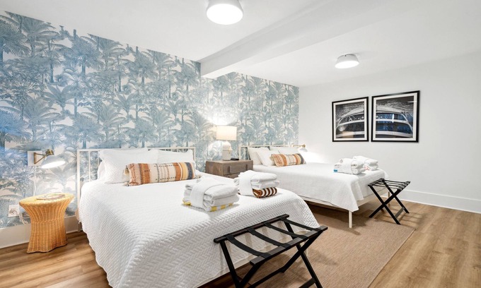 Folly Beach Hotel | Folliday Inn - The Coronado - Room 11
