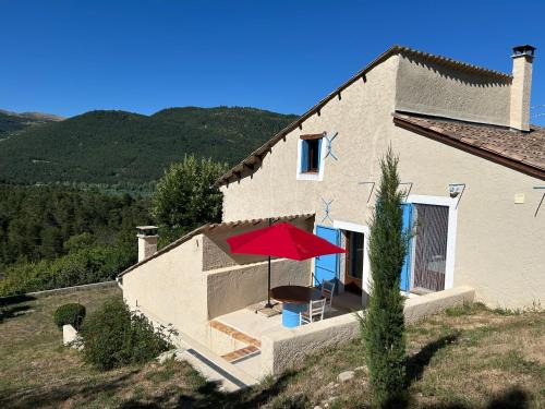 Saint-Andre-les-Alpes Apartamento | Font Chaude, emplacement idéal, calme et nature magnifique