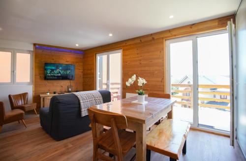 Font-Romeu-Odeillo-Via Apartamento | Font Romeu Plein Centre- T2 Premium- 6 pers-Netflix- Fibre-5 mn Télécabine & Tyrolienne