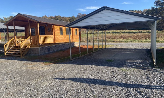 Scottsboro Cabina | FOOTBALL JIG CABIN