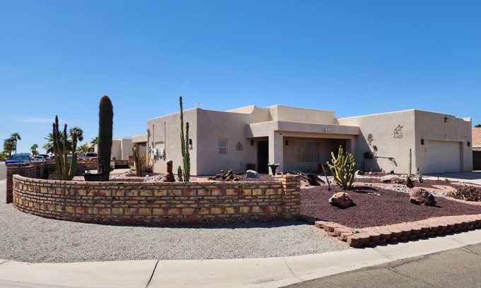 Foothills Casa | Foothill Sunrises & Desert Sunsets from this beautiful 2B/2Ba house.