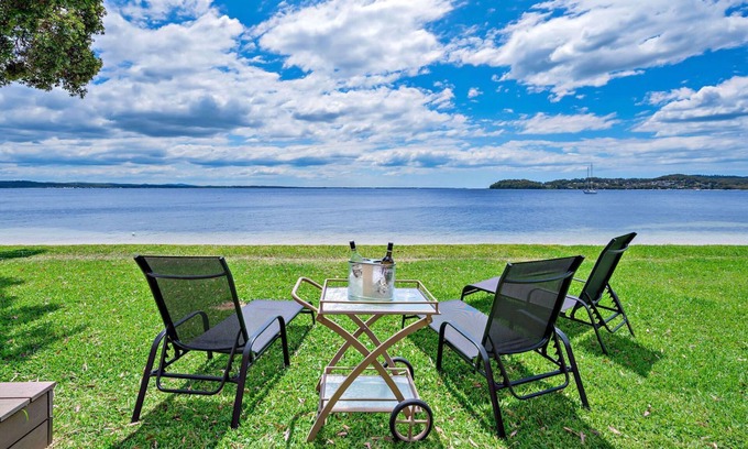 Salamander Bay Casa | Footprints on Foreshore
