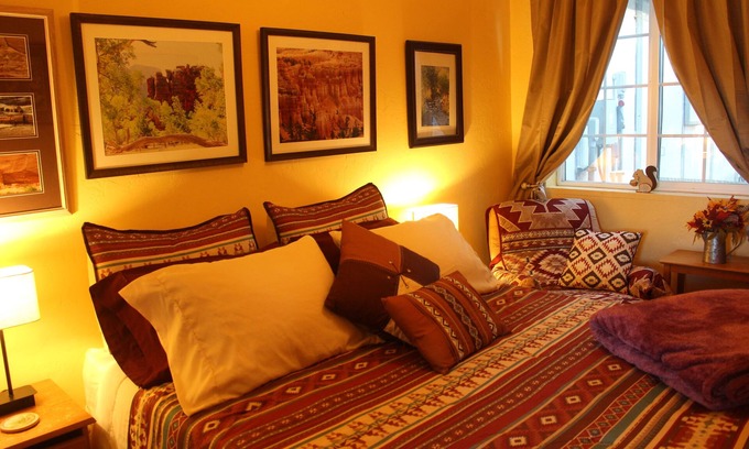 Sonoita Cabina | for animal lovers - cute, little Bunkhouse attached to the horse barn