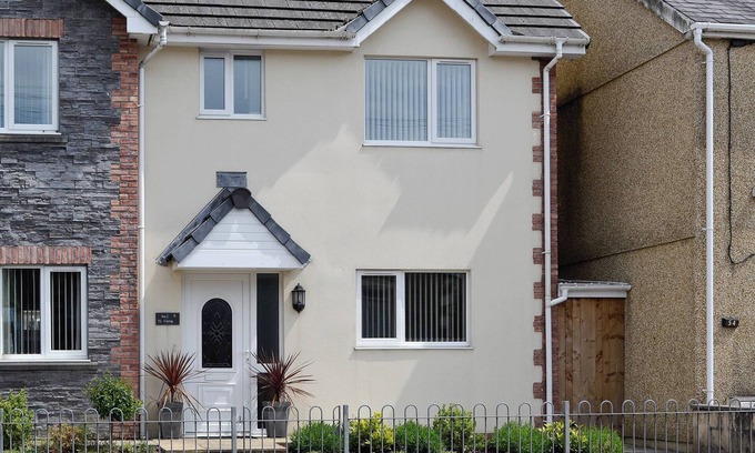 Ammanford Cabaña | Alojamiento de 3 habitaciones en Cwmgors, near Ammanford