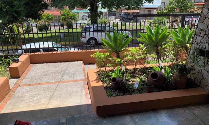 Ciudad Cariari Casa | For big groups a 4 bedrooms, 3 bathrooms house near to the Airport