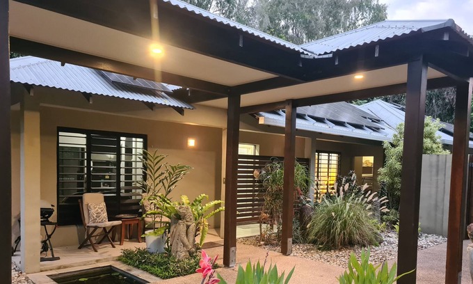 Port Douglas Cabaña | A NUDISTS' PARADISE @ THE RAKUEN GUEST PAVILION