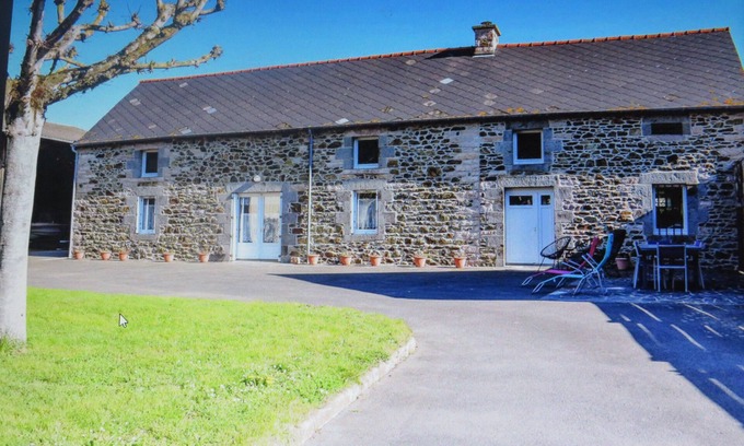 Planguenoual Casa | For rent, single-storey farmhouse with large grounds.