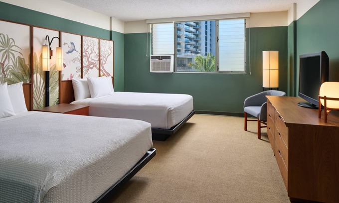 Ala Moana Hotel | For the Whole Family! 2 Great Units, Peaceful Sun Terrace, Poolside Comfort