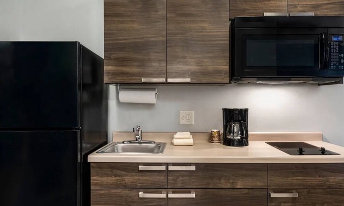 Rogers Casa | For you and your family: 3 Rooms w/Kitchen and Free Parking, near Outdoor Fun