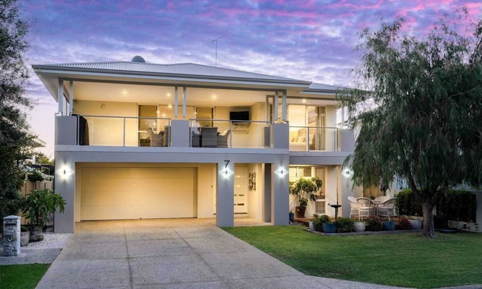 Busselton Casa | Foreshore Escape: Your Ultimate Coastal Retreat
