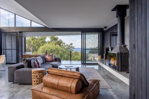 Dunsborough Casa | Forest Beach House I Private Properties