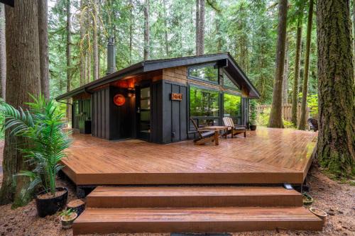 Zigzag Casa | Forest Cabin Retreat - Dog Friendly - Hot Tub