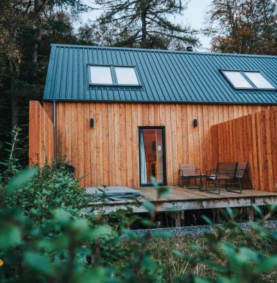 West Laroch Apartamento | Forest Corner Luxury Apartment with Hot Tub