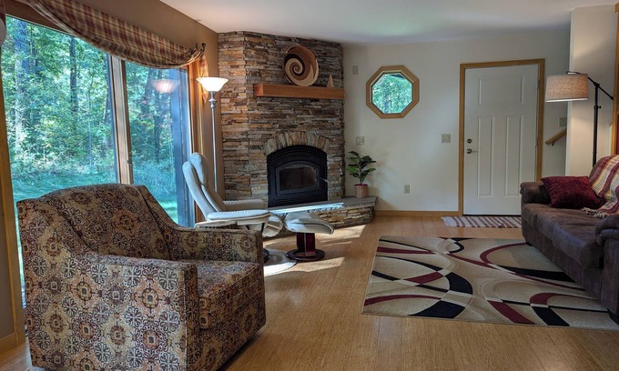 Baraboo Casa | Forest Escape - Tranquilo y privado