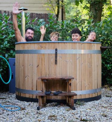 Bosgebied Hoenderloo Chalet De Esquí | Forest Finest, luxe chalet met HOT TUB mooie overkapping en prachtige tuin met veel privacy