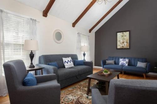 Gunter Afs Casa | Forest Hills Fresh-Centrally Located, Pets, Wifi