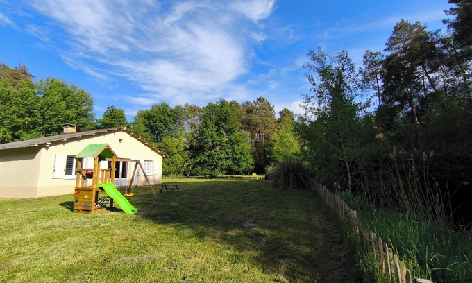 Parigne-lʼEveque Casa | Forest house