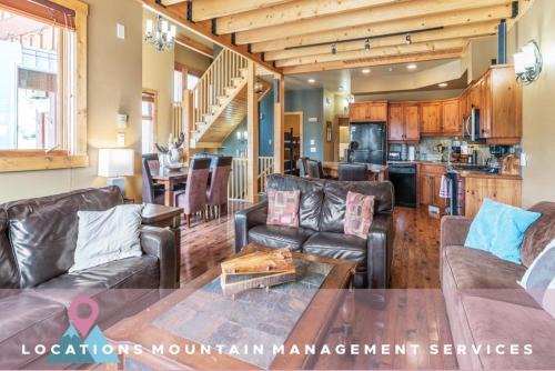 The Forest Apartamento | Forest Lane Hideaway - Luxurious Family Friendly Home w Private Hot Tub