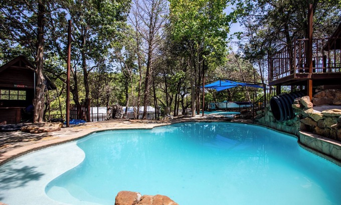 Midlothian Casa | Forest Venue Retreat – Pool, Pavilion & Tree House