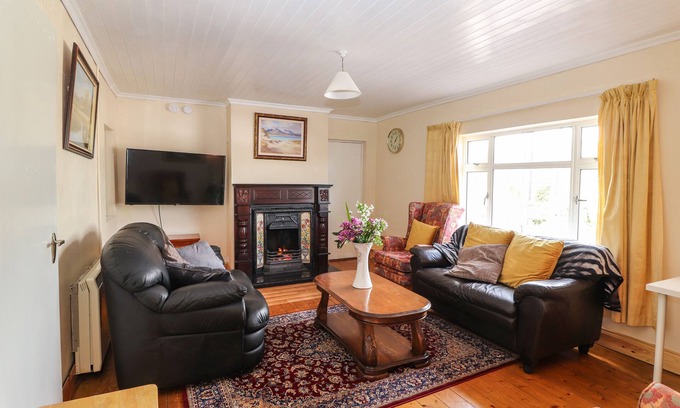 Ballinskelligs Casa | FOREST VIEW, pet friendly in Ballinskelligs, County Kerry