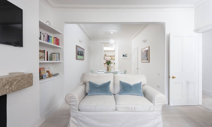 Chysauster Cabaña | Forget Me Not Cottage - a cottage that sleeps 4 guests in 2 bedrooms