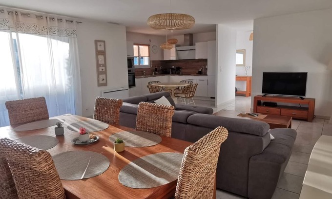 Alenya Villa | Agradable casa con piscina a 5 minutos del mar y el golf