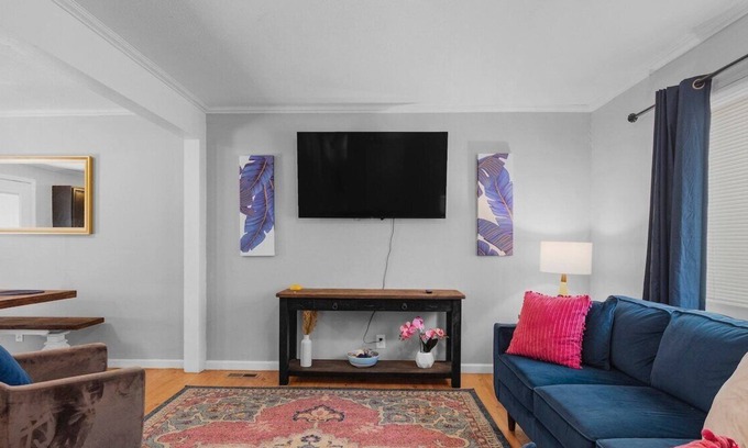 Lupton City Casa | Forget your worries in this spacious and serene space