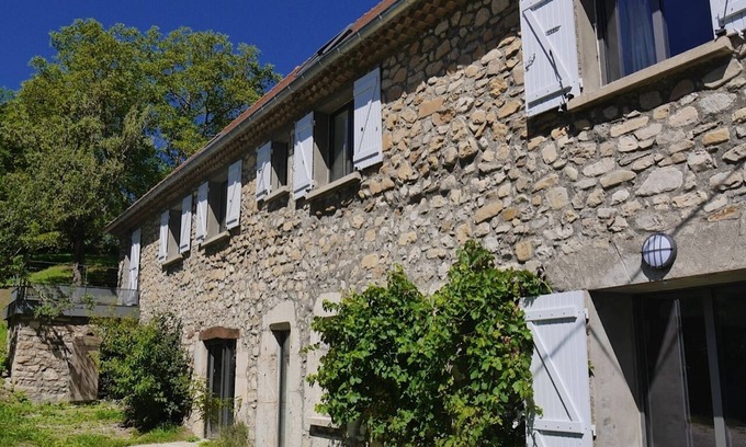 Treminis Casa | ANTIGUO GRANERO RESTAURADO Trièves, IDEAL PARA FAMILIA Y AMIGOS