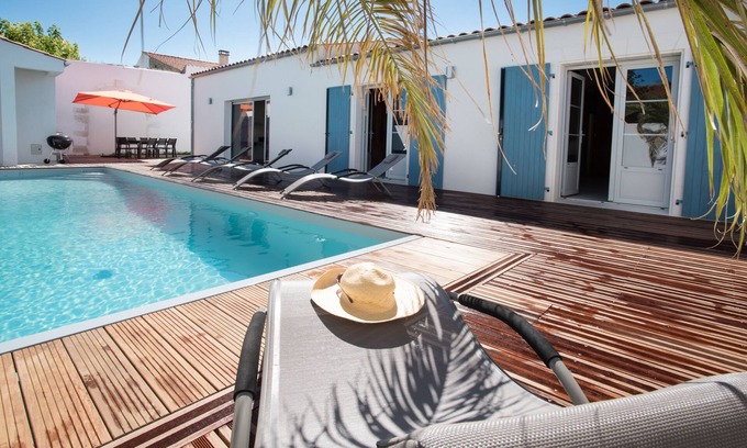 La Cotiniere Villa | Antigua casa de pescadores con piscina en el corazón del casco antiguo Cotinière