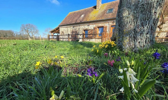 Saint-Michel-Tubœuf Casa | Former hunting lodge, calm & nature