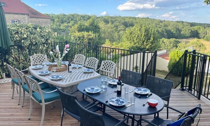Lantilly Casa | Former wine merchant's house, swimming pool, lovely view
