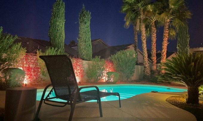 Spring Valley Casa | FORMULA 1, GUARD GATED ESTATE HOUSE Summerlin area 5-Bdrm/Private Baths, Pool,