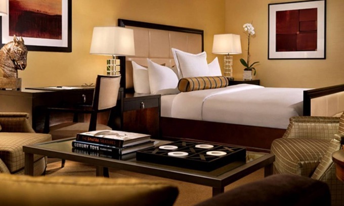 Las Vegas Apartamento | Formula One Racing, Nov. 16-18th, 2023, is a Five Minute Drive!