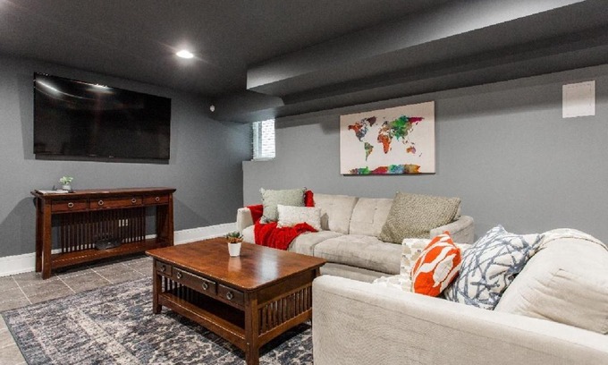 Grand Boulevard Apartamento | Forrestville Ave Large Suite