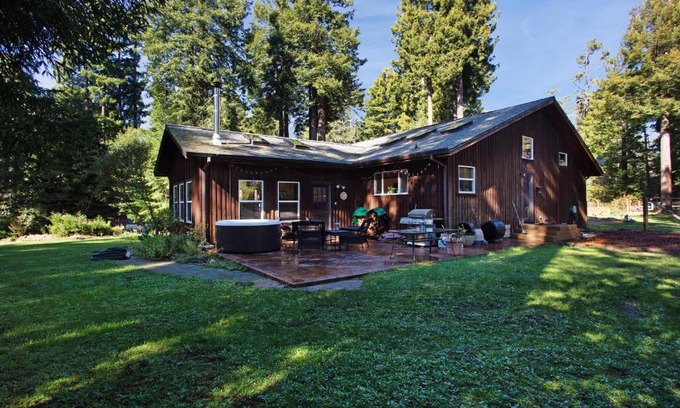 Fort Bragg Casa | Fort Bragg Farmhouse