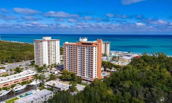 Birch Park Finger Streets Complejo | Fort Lauderdale Beach Resort 1 Bedroom Suite; RATES ARE NEGOTIABLE!!!