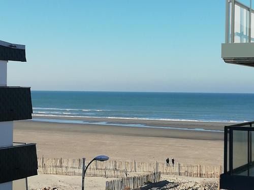 Fort-Mahon-Plage Apartamento | Fort-Mahon : Superbe T2 à 2 pas de la plage avec parking privé - FR-1-482-15