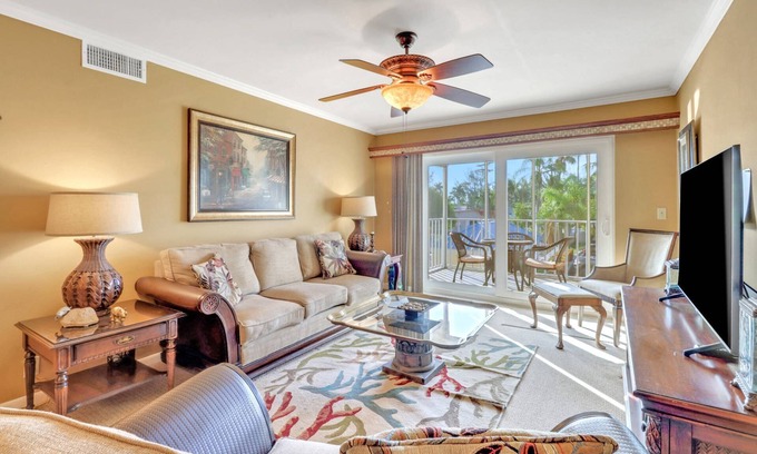 Edgewood Condominio | Fort Myers River District Condo Close to Shopping, Dining & Nightlife! Heated Pool & Free Parking!
