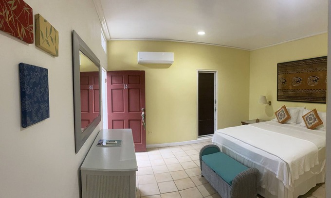 West End Complejo | Fort Recovery Beachfront Villa and Suites Hotel 3BR