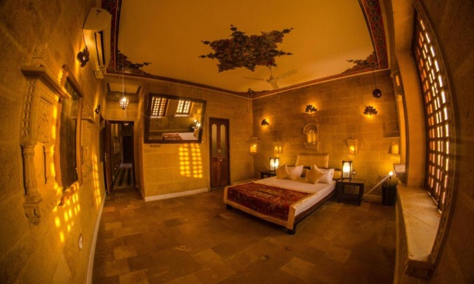 Amar Sagar Pol Hotel | Fort Villa
