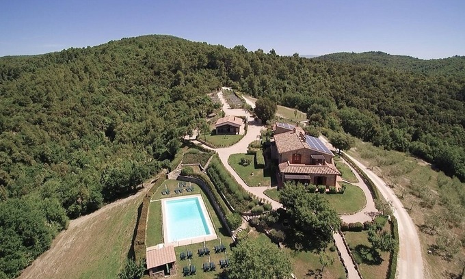 Gualdo Cattaneo Casa | Forte Sorgnano | Farmhouse with private pool
