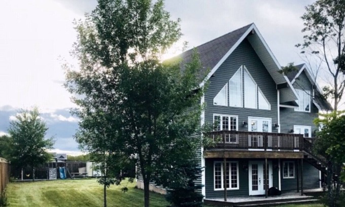 Deer Lake Chalet De Esquí | Quincena Chalet de alquiler de vacaciones en Deer Lake, NL. Puerta de entrada al Parque Nacional Gros Morne