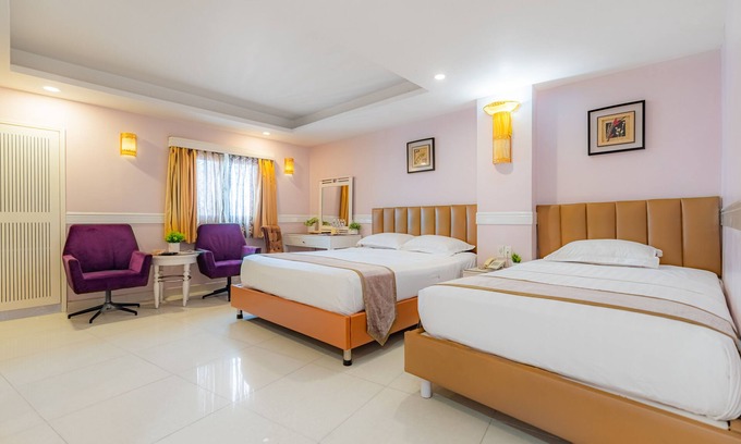 District 5 Hotel | Fortune 1127 Central Hotel