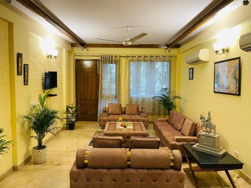 Saket Apartamento | Fortune Home Service Apartment 4Bhk,D-36, Saket