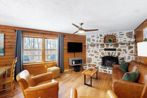 Swanton Casa | Four Bear Cabin