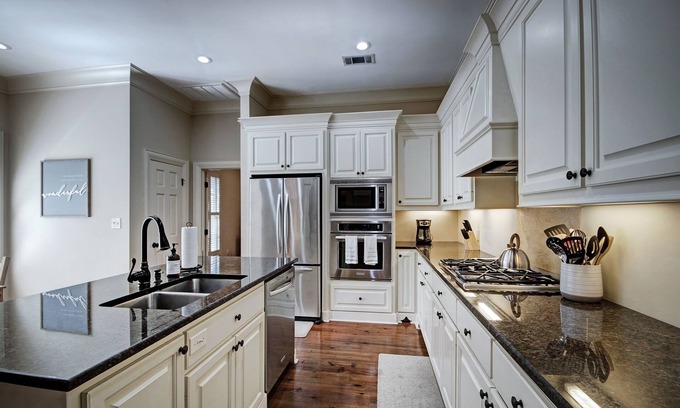 Tougaloo Casa | Four Bed Home Getaway with Media Room