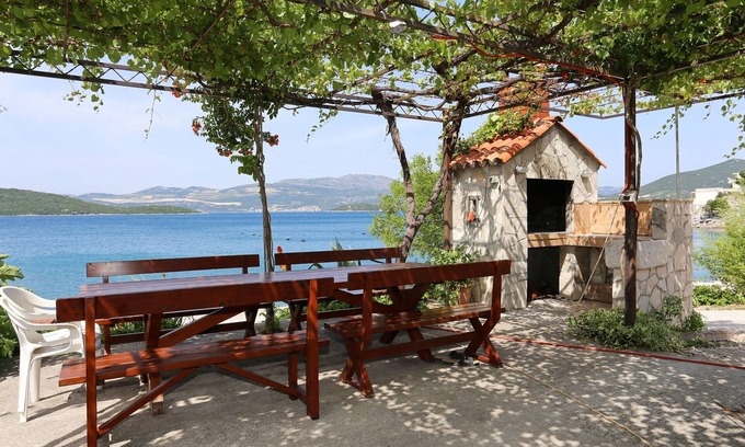 Dubrava Apartamento | Apartamento de cuatro habitaciones en la playa Bahía Pjestata, Peljesac (A-10236-a)