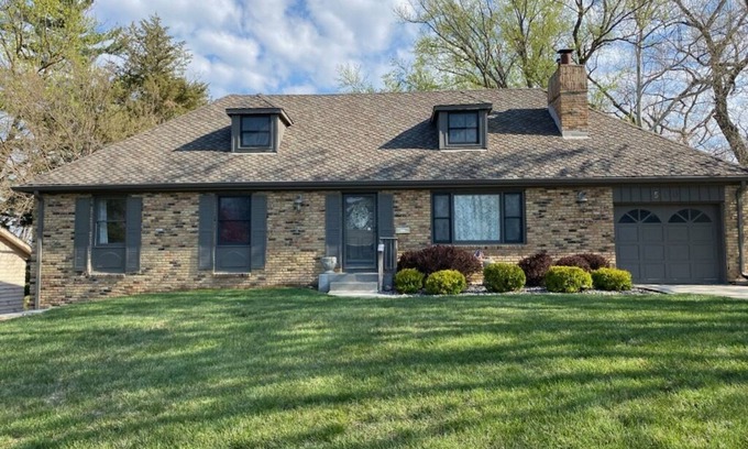 Bellevue Casa | Four Bedroom Bellevue Beauty