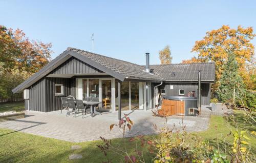 Fjellerup Casa | Four-Bedroom Holiday Home In Glesborg